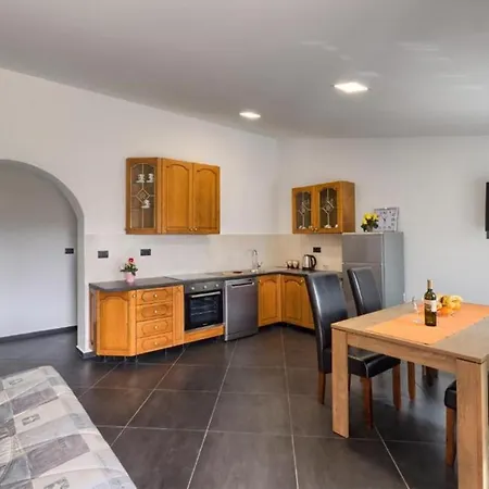 Apartment Ines Pula